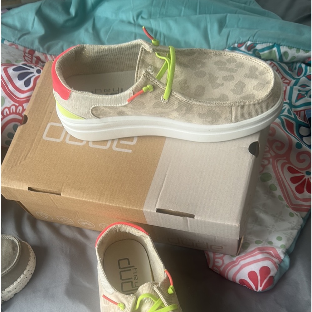 Women hey dude shoes